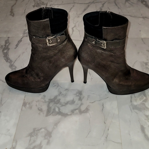 Stuart‎ Weitzman Dark Silverish Bronze Stiletto Booties Gently Used Women's 9M.